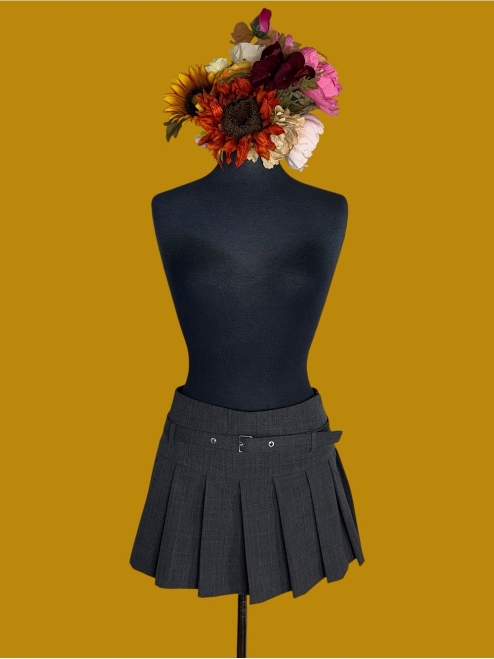 Zara Classic Pleated Mini skort in Charcoal Gray - Picture 2 of 14
